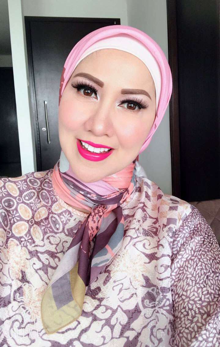 Hijrah, Venna Melinda Belajar Iqro Bareng Putri Kecilnya