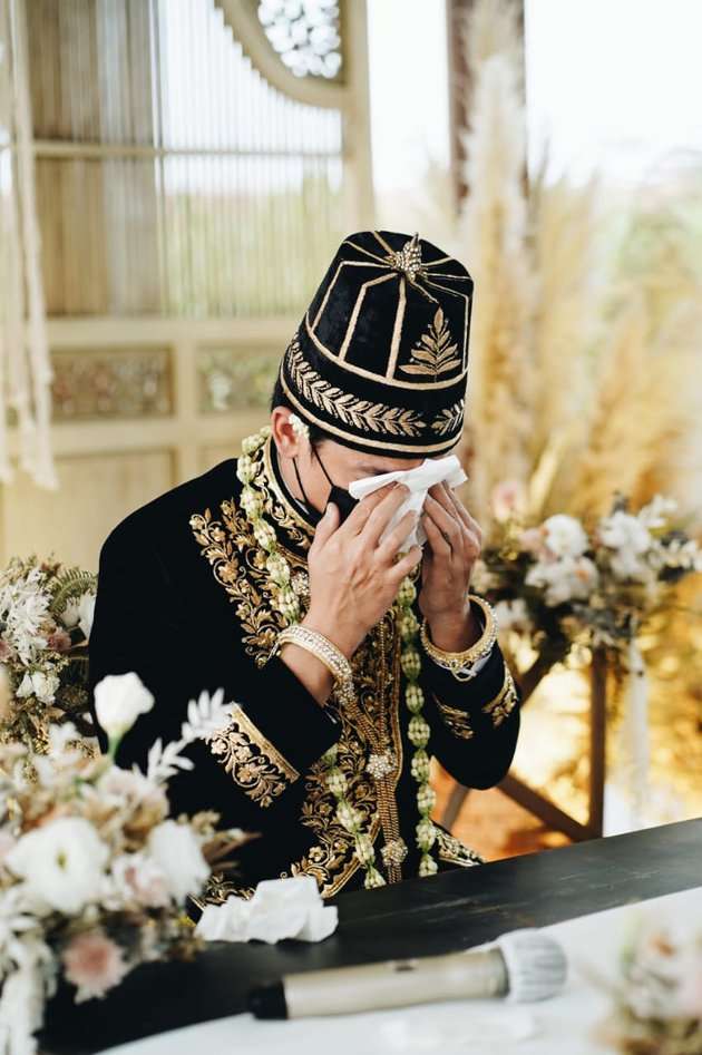 Potret Pernikahan Adipati Dolken dan Canti Tachril