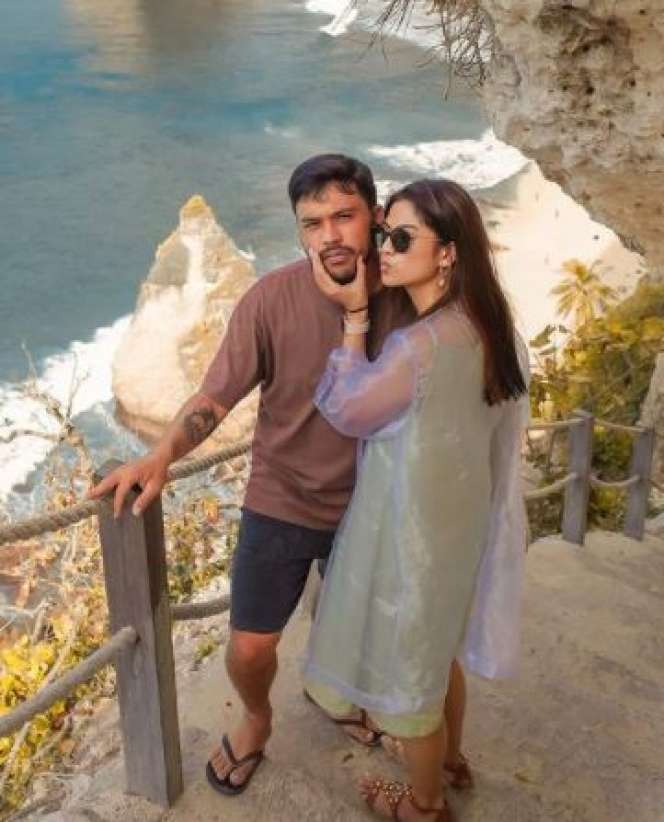 Jelang Nikah, Potret Kekasih Hana Saraswati Bakal Jadi Mualaf