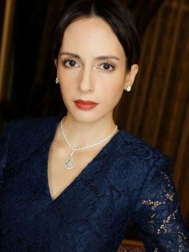 Pesona Bianca Adinegoro, Istri Cantik Menteri M Lutfi