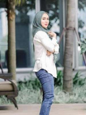 5 Selebriti yang Memutuskan Berhijab Sepanjang Tahun 2020