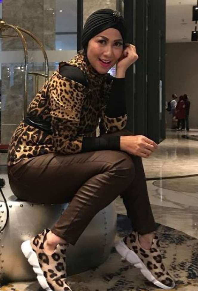 5 Selebriti yang Memutuskan Berhijab Sepanjang Tahun 2020