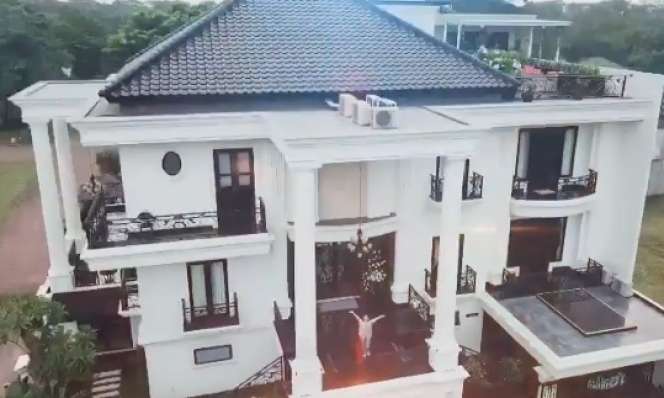 5 Artis Pindah Rumah Pas Pandemi, Kediamanan Prilly Bak Istana