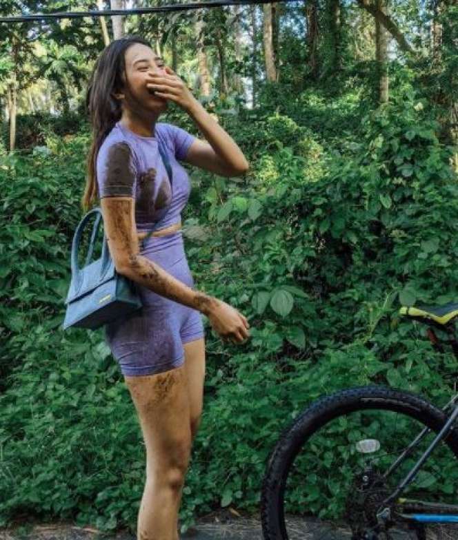Deretan Seleb yang Pernah Mengalami Kecelakaan Saat Bersepeda