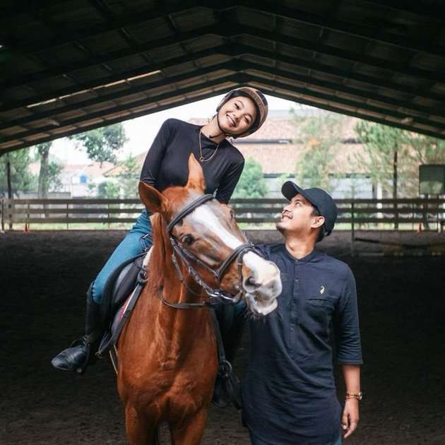 Potret Aslinya Glenca Chysara 'Ikatan Cinta' Bareng Kekasih