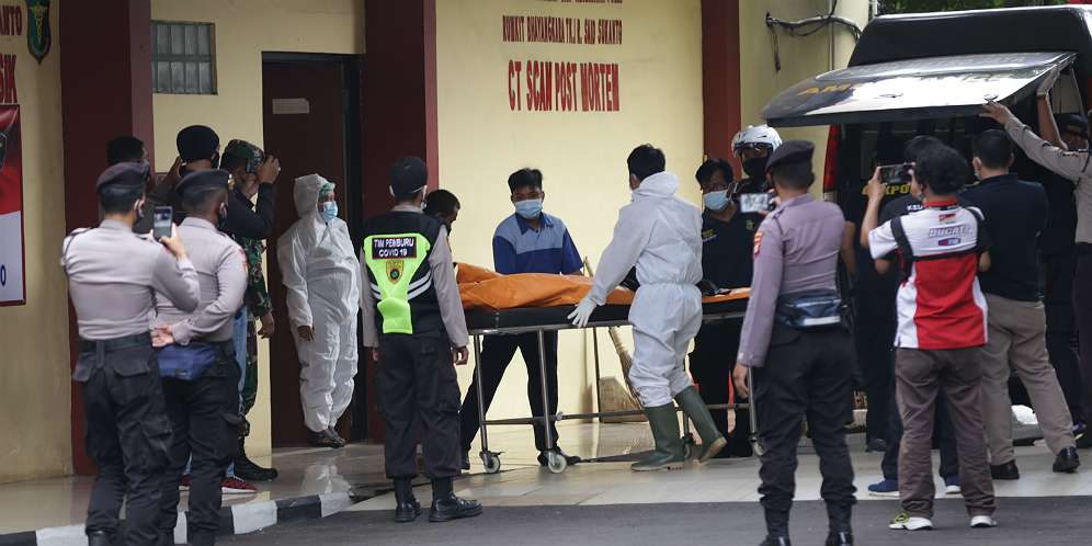 FOTO: Korban Pertama Sriwijaya Air Teridentifikasi