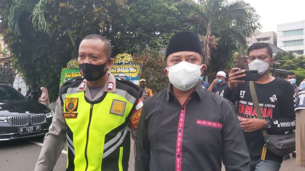 FOTO: Suasana Kepulangan Jasad Syekh Ali Jaber ke Rumah Duka