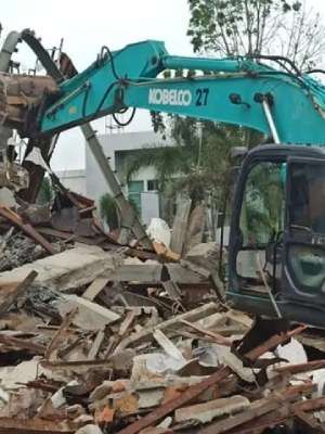 Kantor Gubernur Sulbar Ambruk Diguncang Gempa Majene