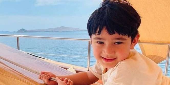 Intip Fashion Rafathar yang Harganya Kurang dari Rp150 Ribu!