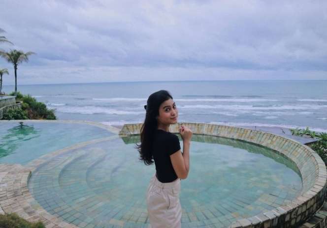 Potret Junisya Putri, Anak Dwi Yan yang Jarang Terekspose