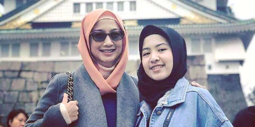 Jarang Tersorot! Potret Nathania Hamzah Putri Desy Ratnasari