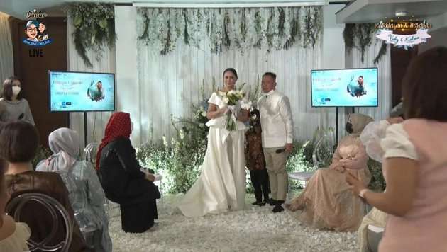Potret Lamaran Vicky Prasetyo dan Kalina Ocktaranny Penuh Haru
