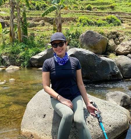 Pesona Tara Amalia Kekasih Dipo Latief 