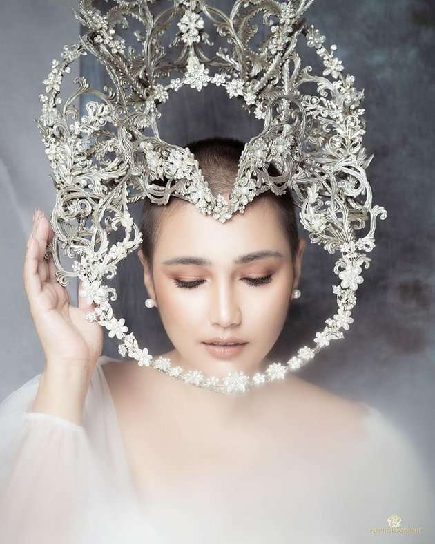 Pesona Feby Febiola Photoshoot, Tampil Bak Putri Khayangan
