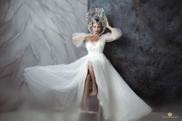 Pesona Feby Febiola Photoshoot, Tampil Bak Putri Khayangan
