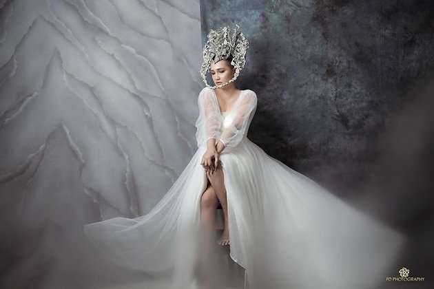 Pesona Feby Febiola Photoshoot, Tampil Bak Putri Khayangan