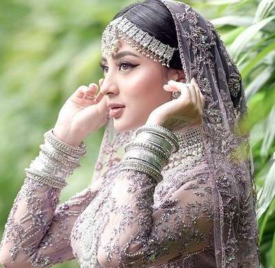 Cantinya Margin Wieheerm di Acara Siraman