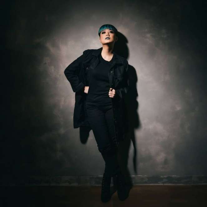 Penampilan Terbaru Mantan Penyanyi Cilik Leony Disorot