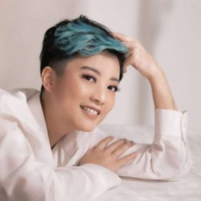 Penampilan Terbaru Mantan Penyanyi Cilik Leony Disorot