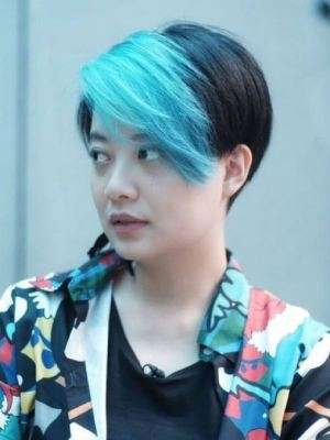 Penampilan Terbaru Mantan Penyanyi Cilik Leony Disorot