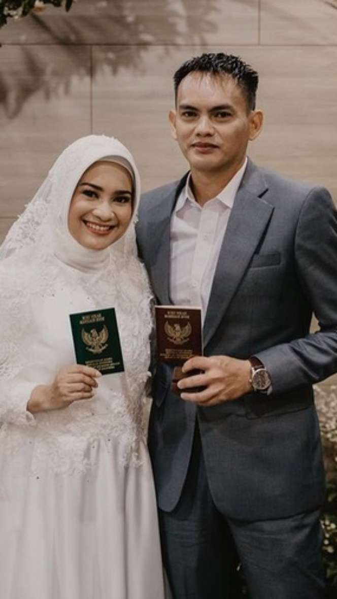 FOTO: Belasan Tahun Menjanda, 3 Seleb Ini Menikah Lagi
