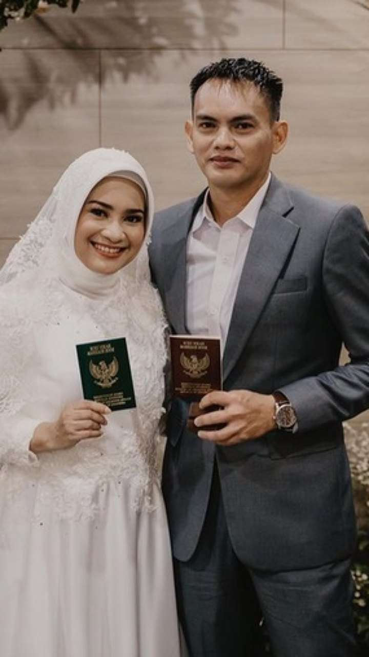 FOTO: Belasan Tahun Menjanda, 3 Seleb Ini Menikah Lagi