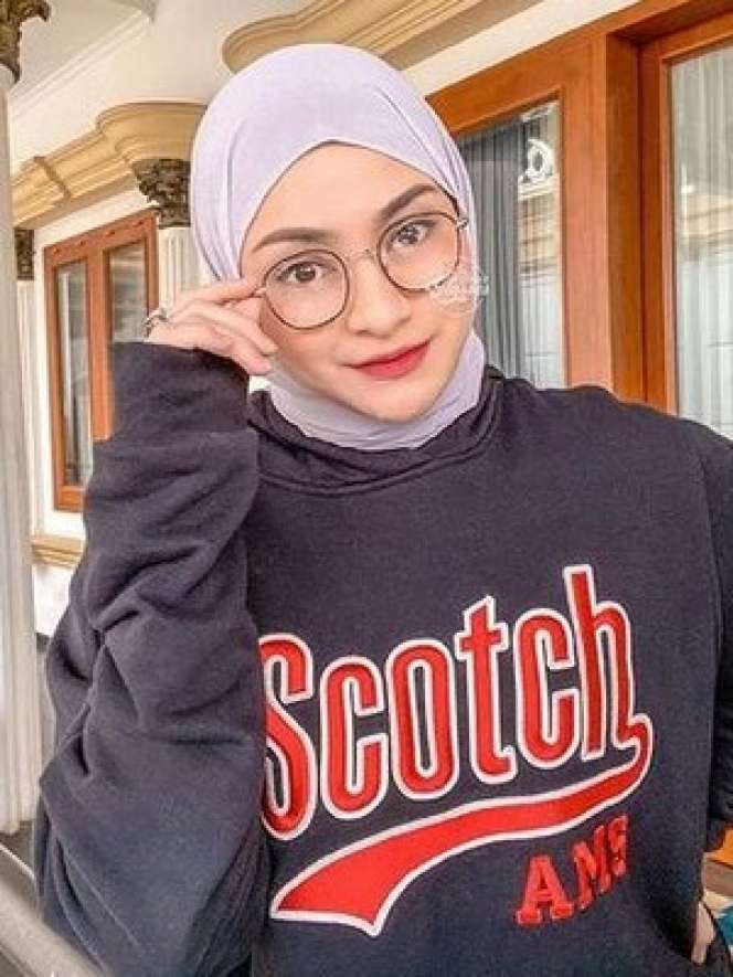 5 Artis yang Mantap Pindah Agama 