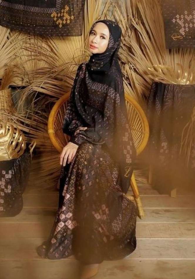 FOTO: Gaya Syar'i Laudya Cynthia Bella, Bikin Adem Kaum Adam