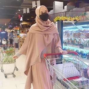 FOTO: Gaya Syar'i Laudya Cynthia Bella, Bikin Adem Kaum Adam