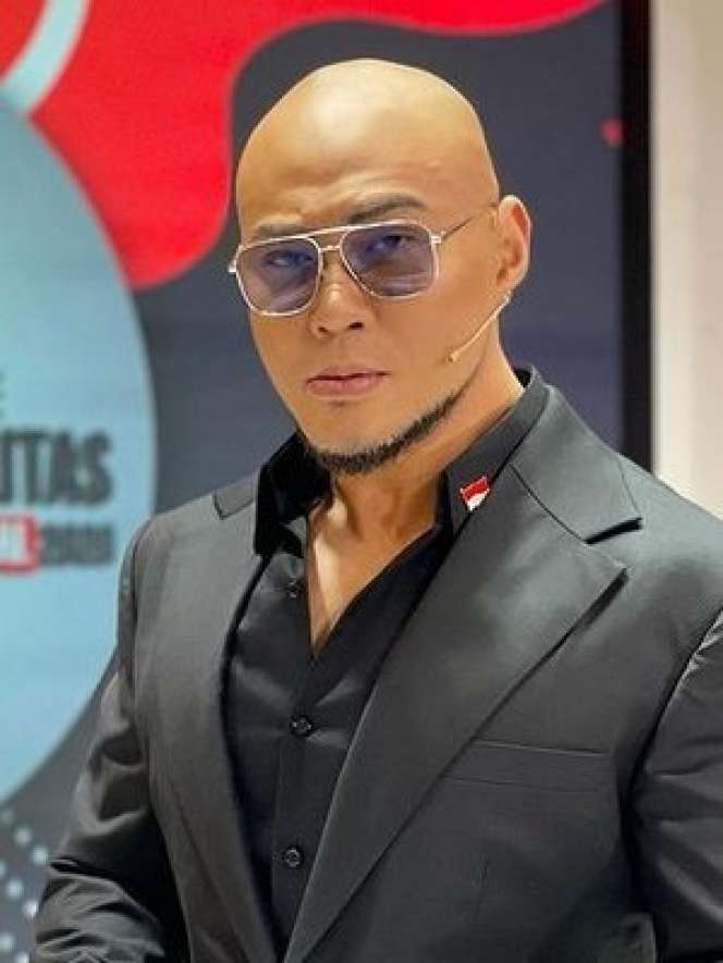 FOTO: Deretan Seleb Muslim Tionghoa yang Rayakan Imlek