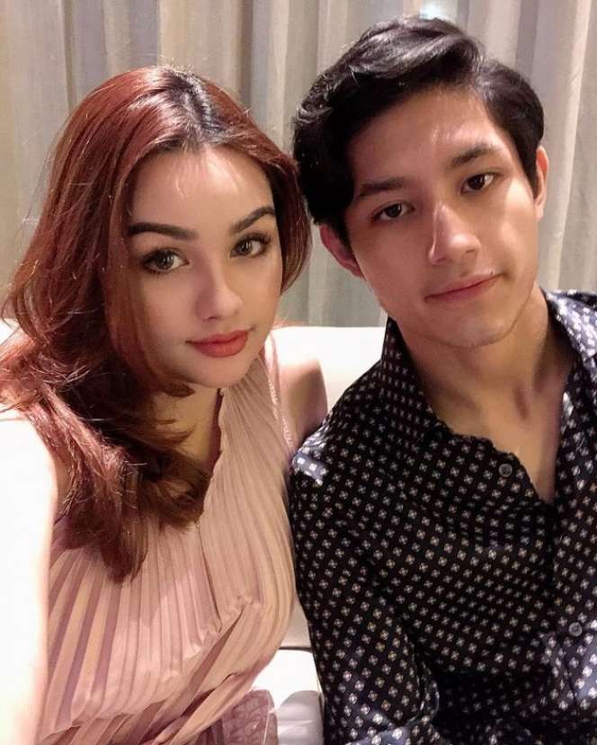 Potret Seleb dan Ibu Sambung Cantik, Usianya Tak Terpaut Jauh