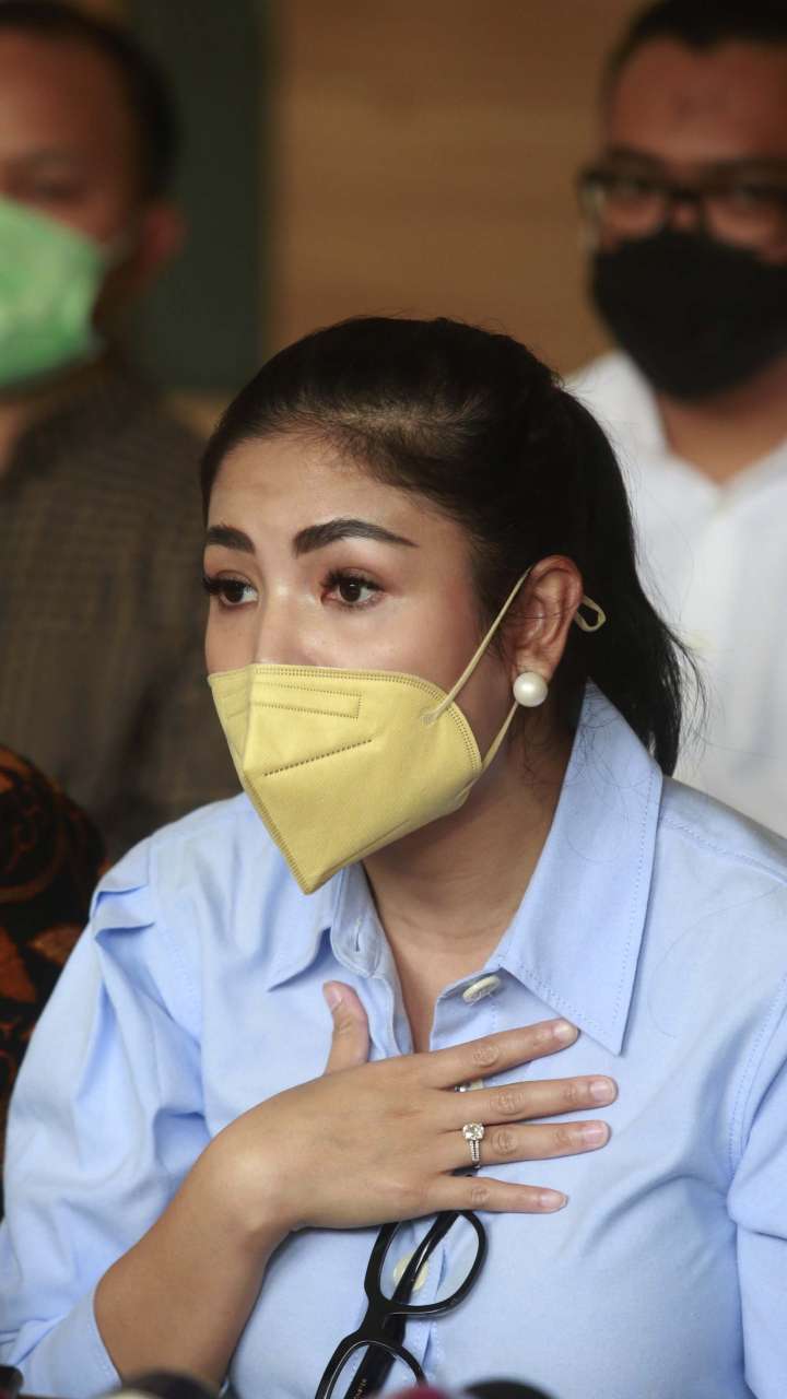 Nindy Ayunda Bongkar 'Borok' Suami