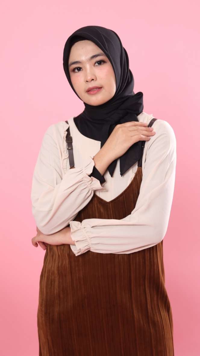 Makeup Simple dan Hijab Cantik Juara Dream Girls