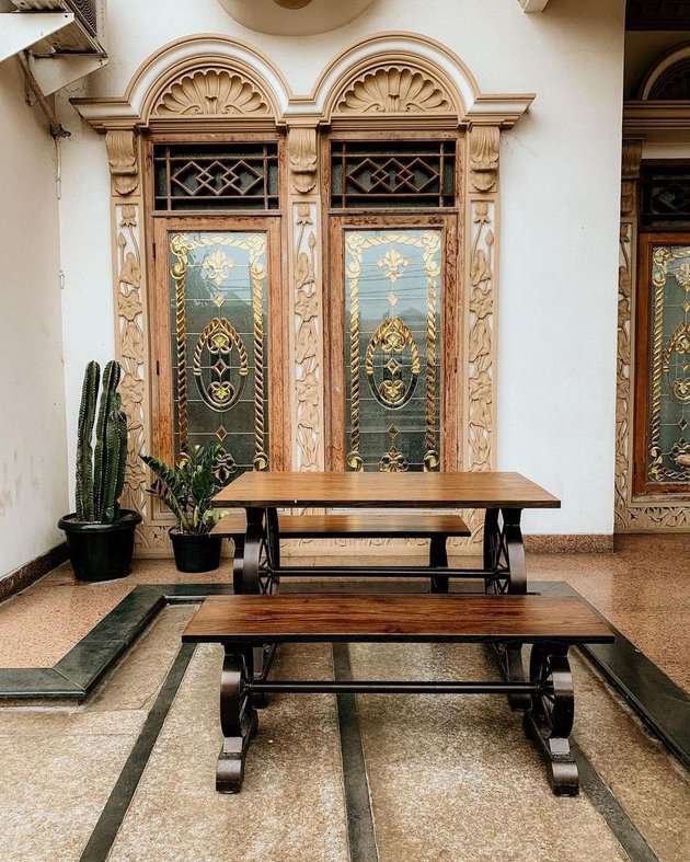 FOTO: Rumah Mewah Rp32 Miliar Muzdalifah Jadi Warung Makan