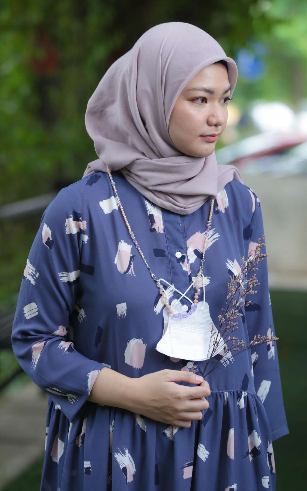 FOTO: Tampil Kece dengan Strap Mask Kekinian