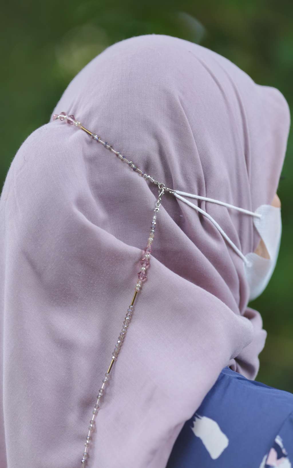 FOTO: Tampil Kece dengan Strap Mask Kekinian