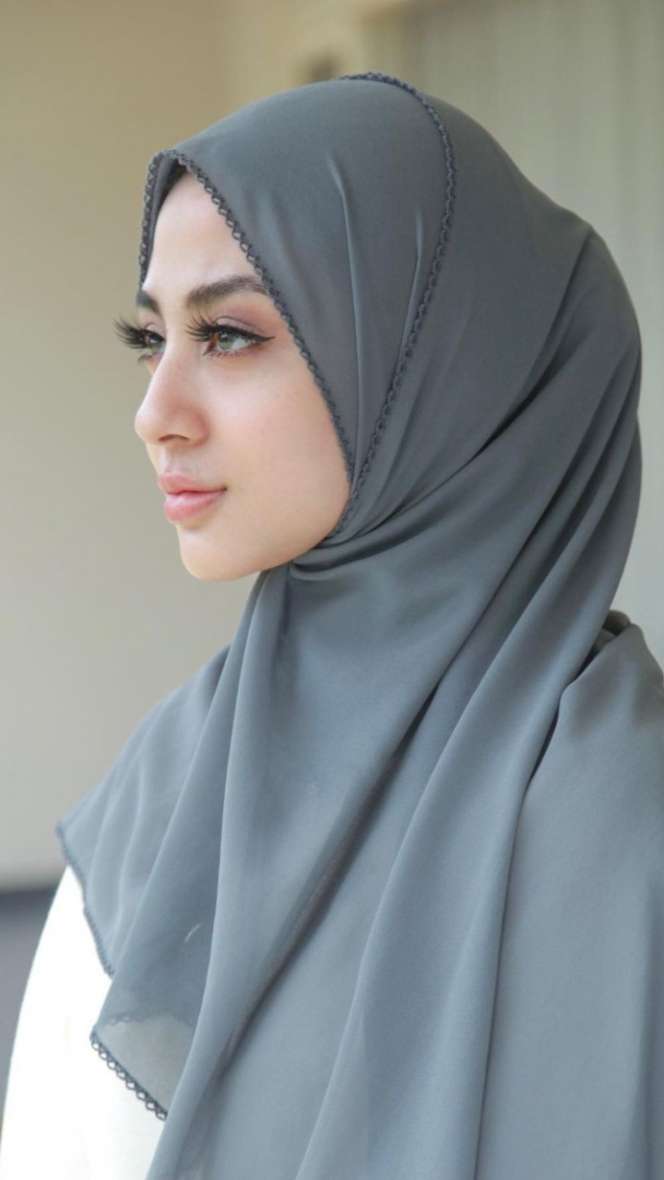 Pesona Margin Wieheerm Saat Kenakan Hijab 