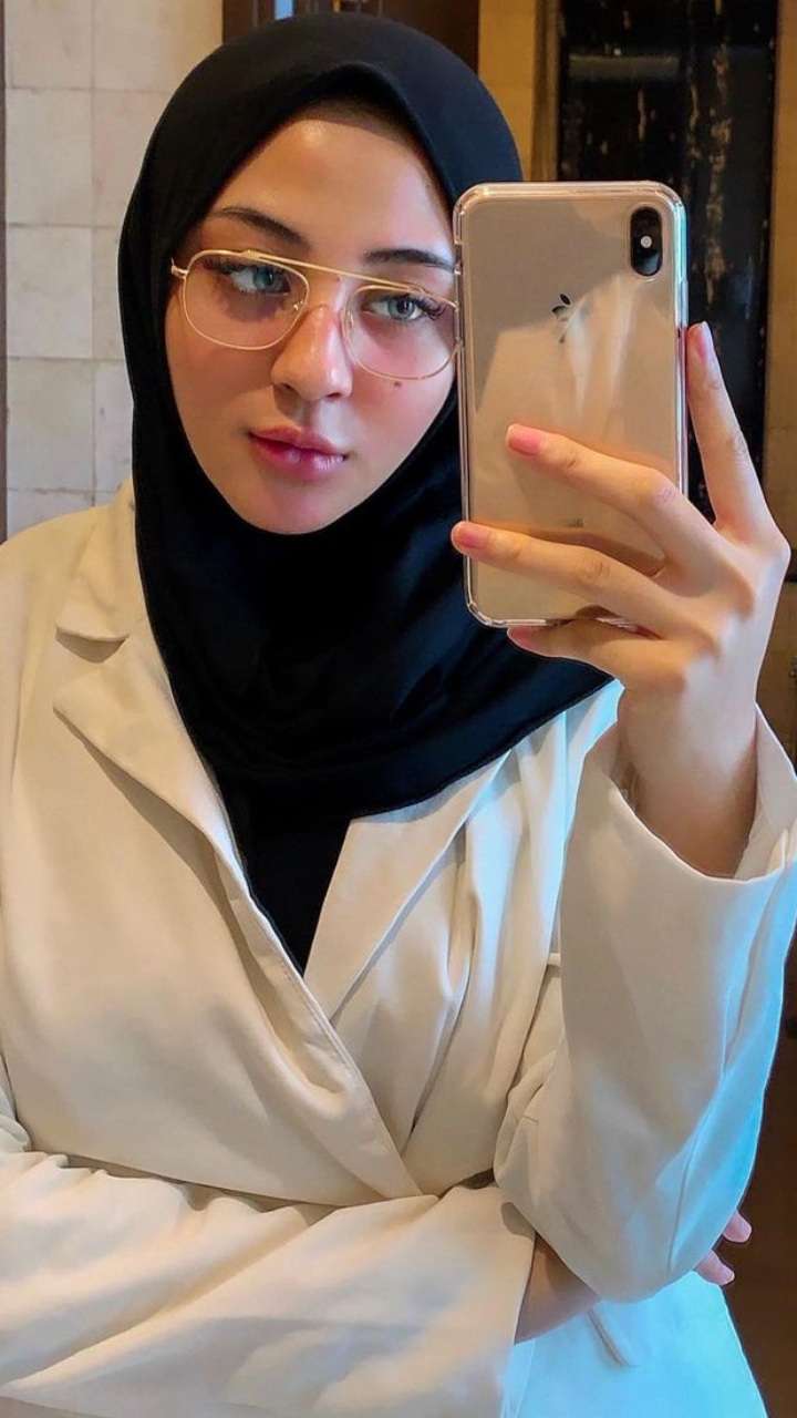 Pesona Margin Wieheerm Saat Kenakan Hijab 