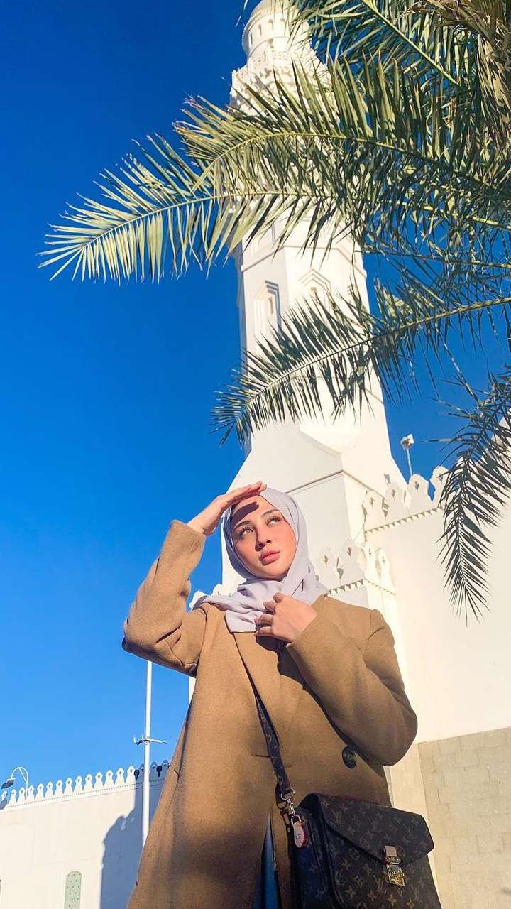 Pesona Margin Wieheerm Saat Kenakan Hijab 
