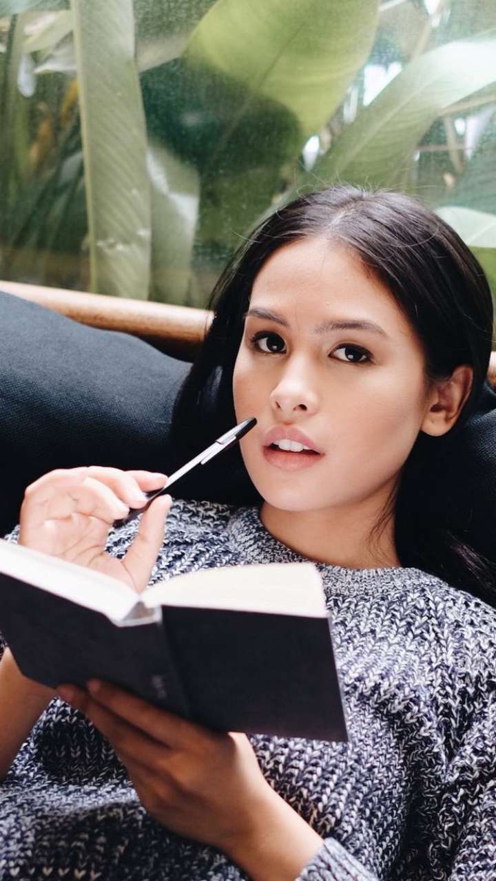 Deretan Seleb Cantik Jebolan Kampus Luar Negeri