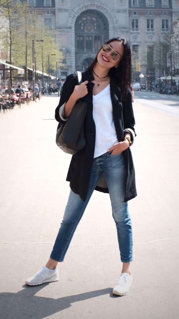 Potret Gaya Fashion Simpel Sophia Latjuba, Bak ABG