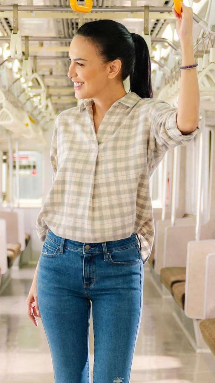 Potret Gaya Fashion Simpel Sophia Latjuba, Bak ABG