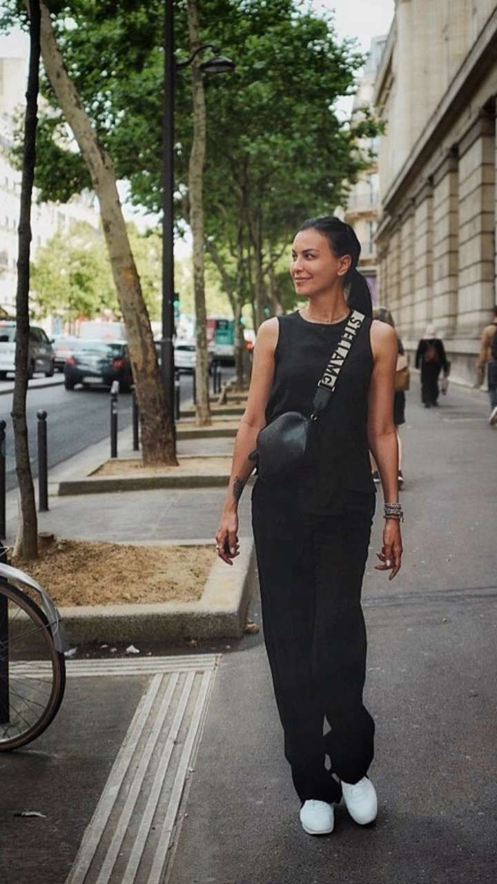 Potret Gaya Fashion Simpel Sophia Latjuba, Bak ABG