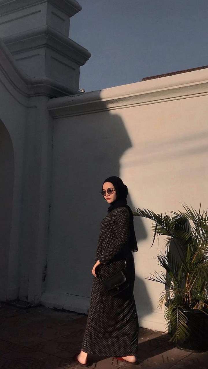 Jarang Tersorot, Pesona Tia Septiana Anak Kedua Mandra