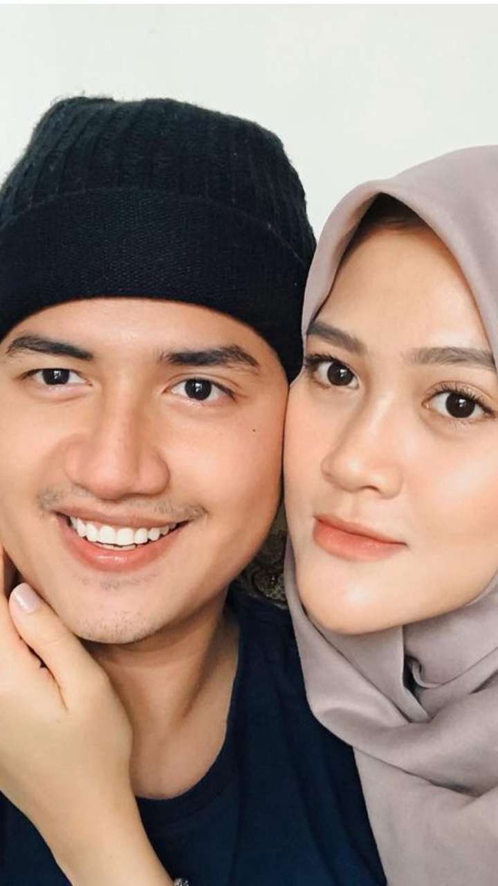 Gaya Henny Rahman, Istri Zikri Daulay yang Disorot Lepas Hijab
