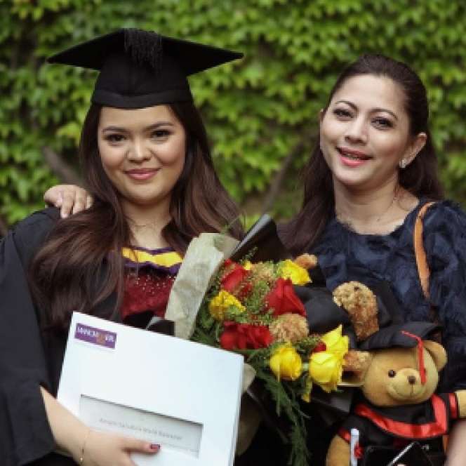 Potret 5 Anak Sambung Artis Tak Kalah Cantik dari Ibu Tirinya