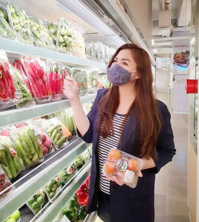 Manglingin 5 Potret Terbaru Vicky Shu usai Diet, Susut 25 Kg