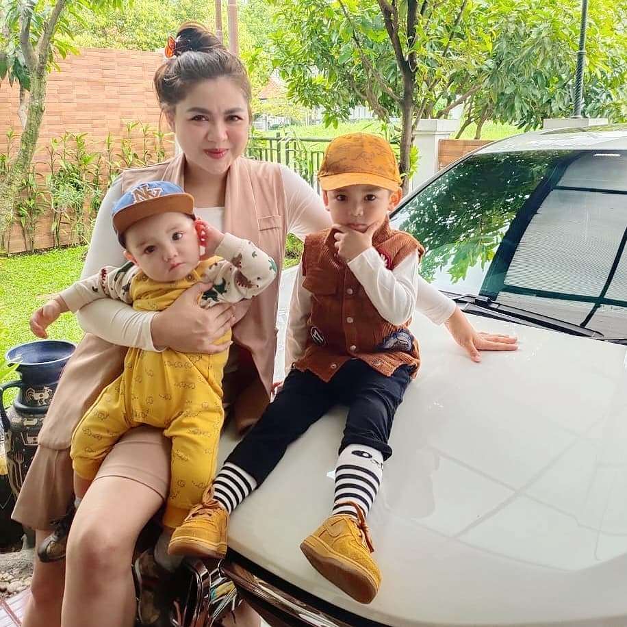 Manglingin 5 Potret Terbaru Vicky Shu usai Diet, Susut 25 Kg