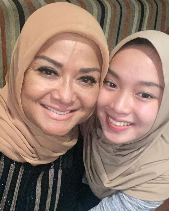 Jarang Tampil di Layar Kaca, Betharia Sonata Kini Berhijab