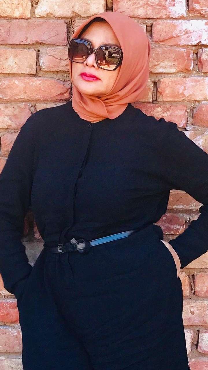 Jarang Tampil di Layar Kaca, Betharia Sonata Kini Berhijab